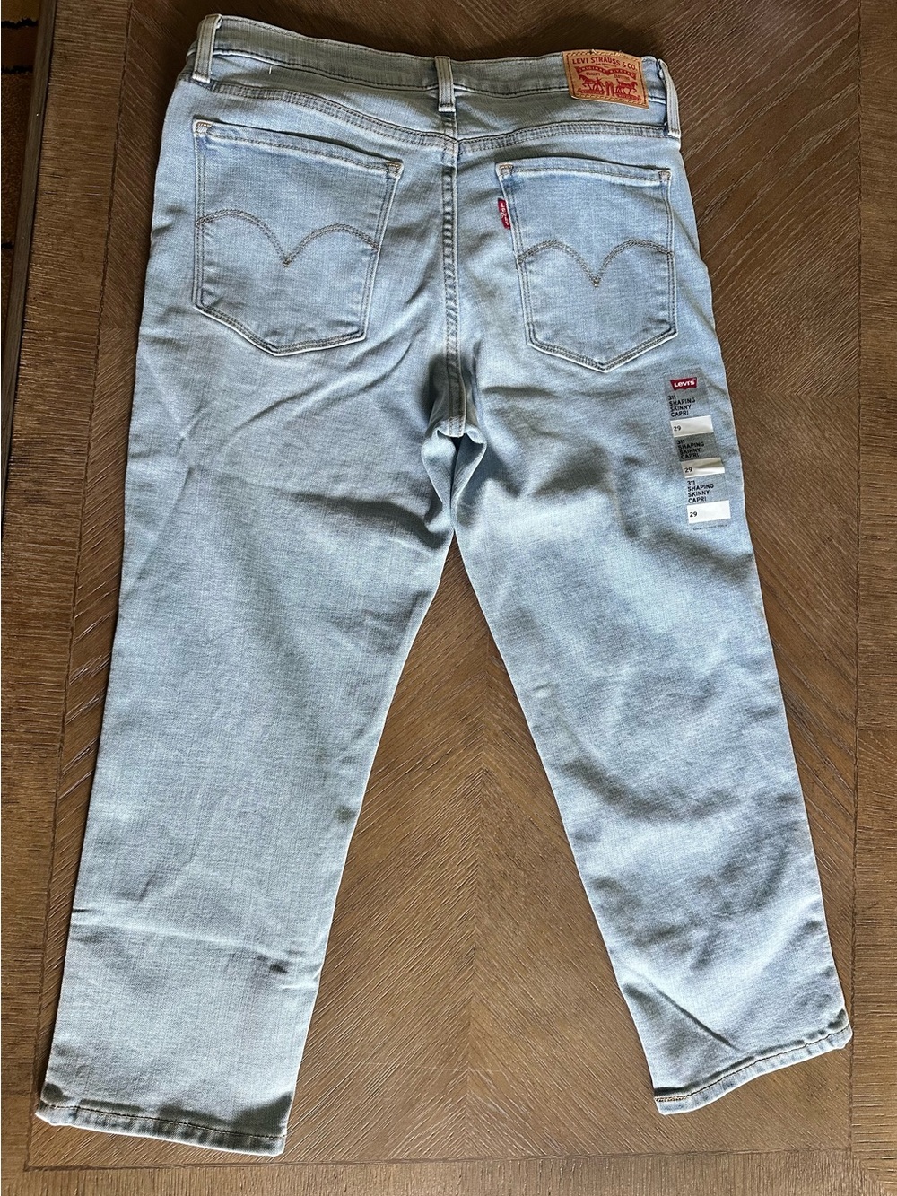 Levi's Light Wash Cropped Women's Jeans - Picture 2 of 3